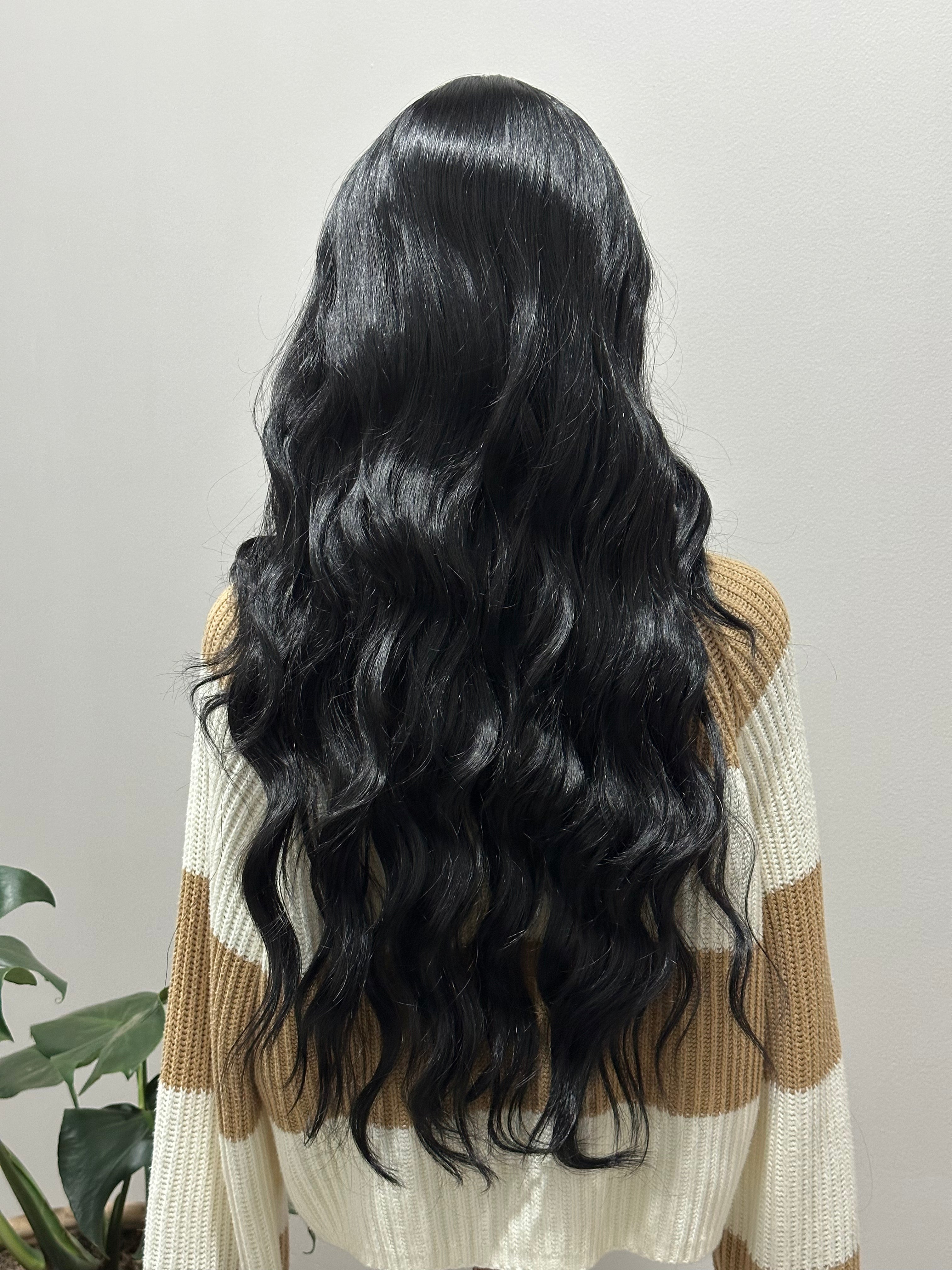 Peluca Aura wigs - Cabello Negro Ondulado